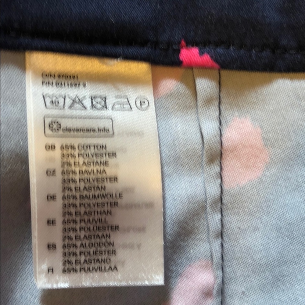 H&M cropped pants, navy with pink dots - Picture 3 of 3